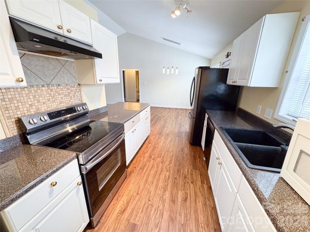 150 Windmill Court, Harmony, NC 28634