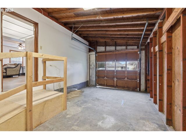 2212 23RD Ave, Forest Grove, OR 97116