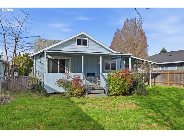 2212 23RD Ave, Forest Grove, OR 97116