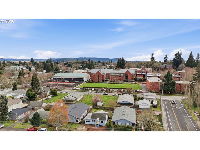 2212 23RD Ave, Forest Grove, OR 97116