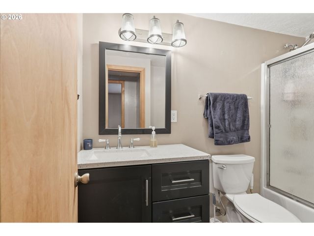 2212 23RD Ave, Forest Grove, OR 97116