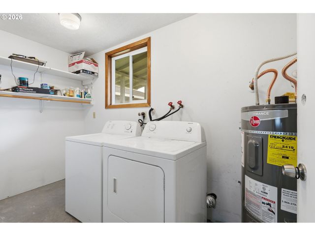 2212 23RD Ave, Forest Grove, OR 97116