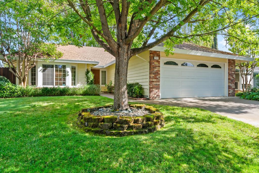 7812 Auburn Woods Dr, Citrus Heights, CA 95610