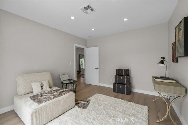 6820 Jellico Avenue, Van Nuys (los Angeles), CA 91406