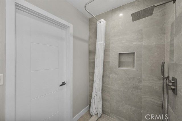 6820 Jellico Avenue, Van Nuys (los Angeles), CA 91406