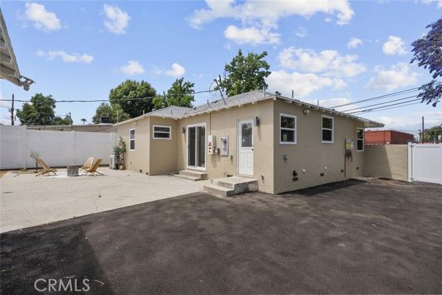 6820 Jellico Avenue, Van Nuys (los Angeles), CA 91406