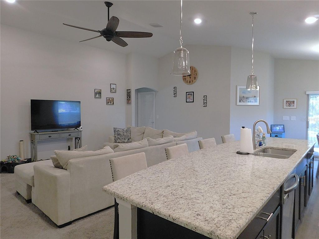 Image 10 of property listing at 5902 SW 115TH STREET ROAD, Ocala, FL 34476