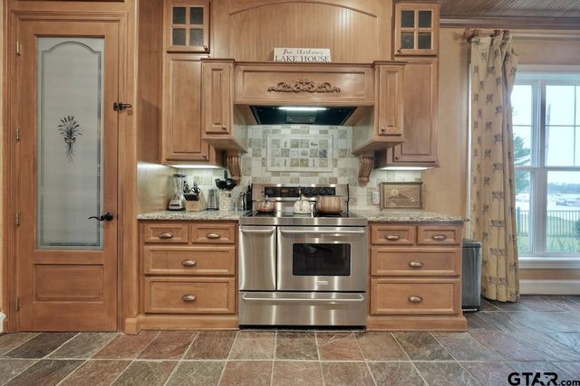 1257 Hideaway Ln West, Hideaway, TX 75771