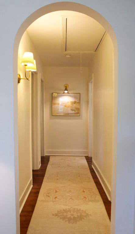 Image 11 of property listing at 1 Colleton Drive, Charleston, SC 29407