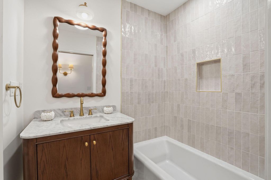 Image 14 of property listing at 1 Colleton Drive, Charleston, SC 29407