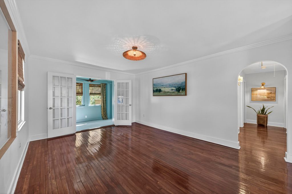 Image 2 of property listing at 1 Colleton Drive, Charleston, SC 29407