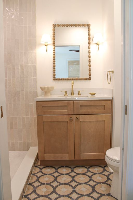 Image 22 of property listing at 1 Colleton Drive, Charleston, SC 29407