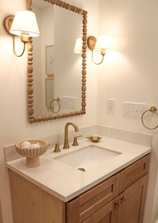 Image 24 of property listing at 1 Colleton Drive, Charleston, SC 29407