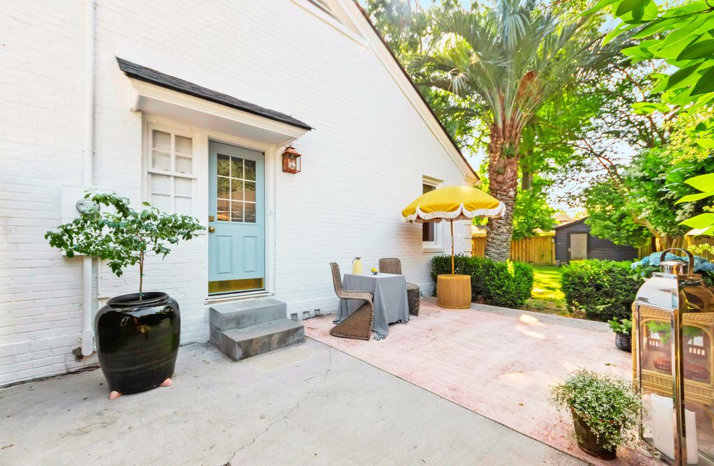 Image 30 of property listing at 1 Colleton Drive, Charleston, SC 29407