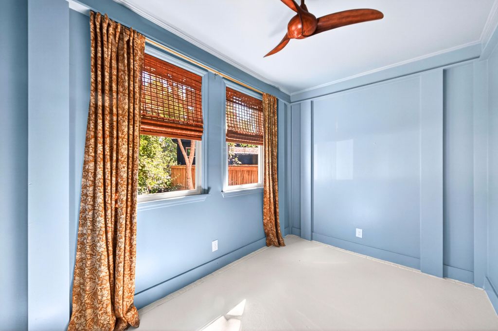 Image 4 of property listing at 1 Colleton Drive, Charleston, SC 29407