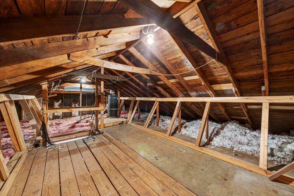 Image 40 of property listing at 1 Colleton Drive, Charleston, SC 29407