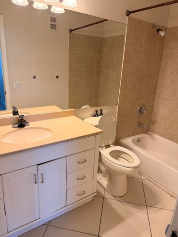 2313 N Congress Avenue 26, Boynton Beach, FL 33426