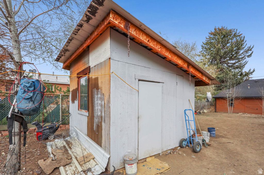 Image 11 of property listing at 2120 S STATE RD #32, Wanship, UT 84017