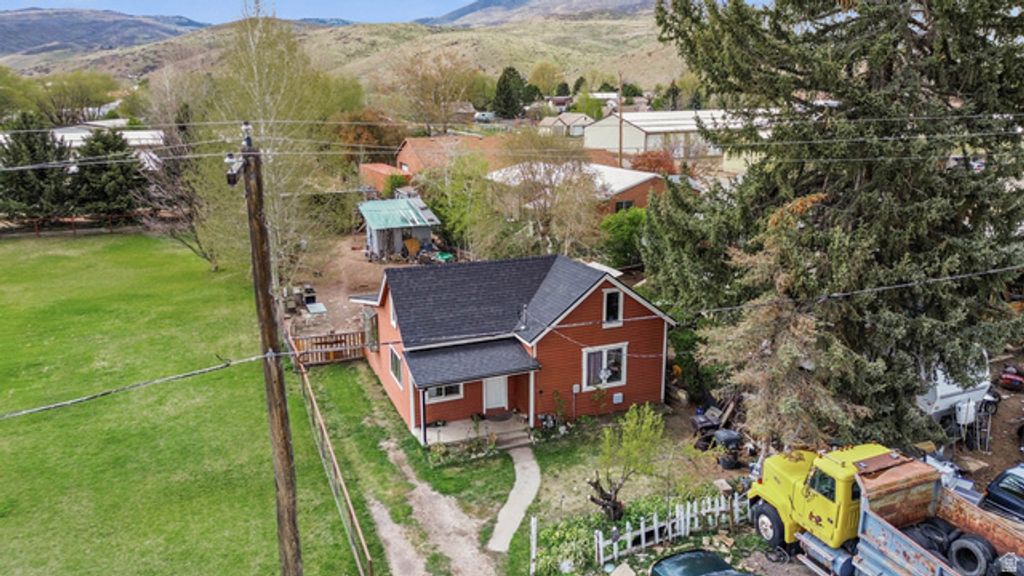Image 12 of property listing at 2120 S STATE RD #32, Wanship, UT 84017
