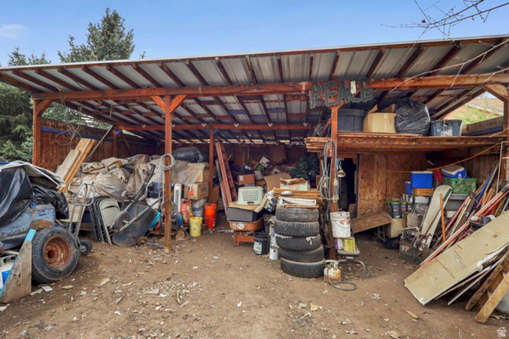 Image 10 of property listing at 2120 S STATE RD #32, Wanship, UT 84017