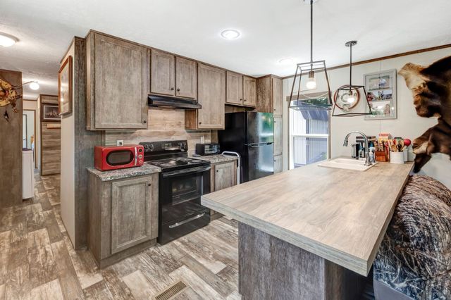 2320 Center Point Rd, Cumberland Furnace, TN 37051