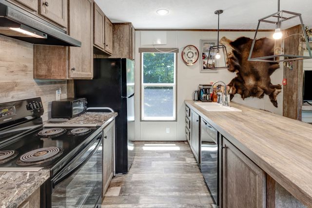 2320 Center Point Rd, Cumberland Furnace, TN 37051