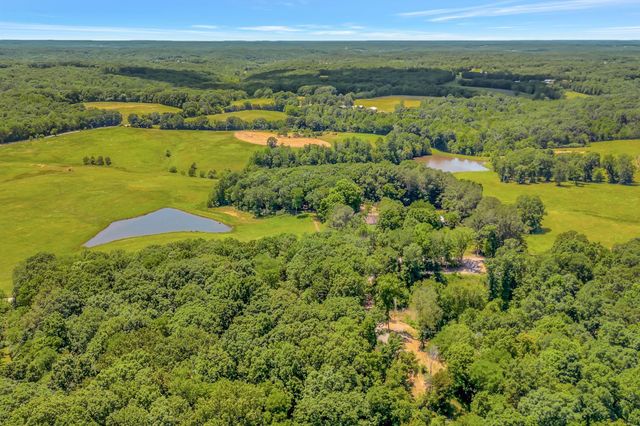 2320 Center Point Rd, Cumberland Furnace, TN 37051