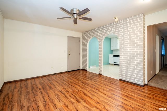 2405 W CARRIAGE Lane, Peoria, IL 61614