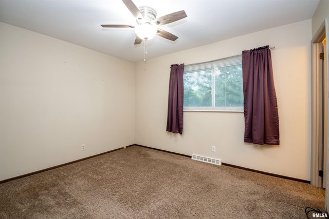 2405 W CARRIAGE Lane, Peoria, IL 61614