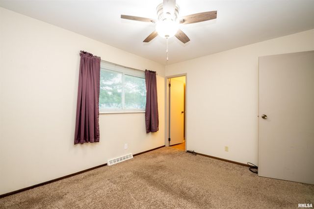2405 W CARRIAGE Lane, Peoria, IL 61614