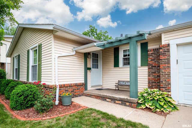 2405 W CARRIAGE Lane, Peoria, IL 61614