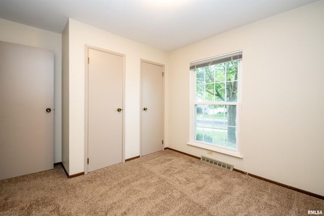 2405 W CARRIAGE Lane, Peoria, IL 61614