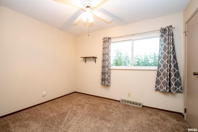 2405 W CARRIAGE Lane, Peoria, IL 61614