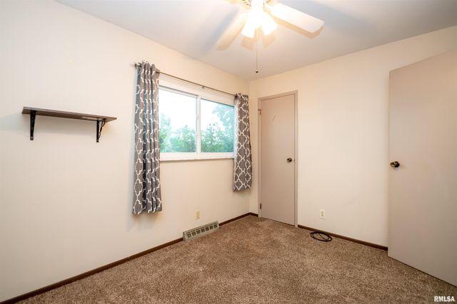 2405 W CARRIAGE Lane, Peoria, IL 61614