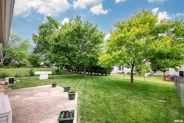 2405 W CARRIAGE Lane, Peoria, IL 61614