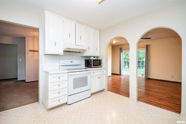 2405 W CARRIAGE Lane, Peoria, IL 61614