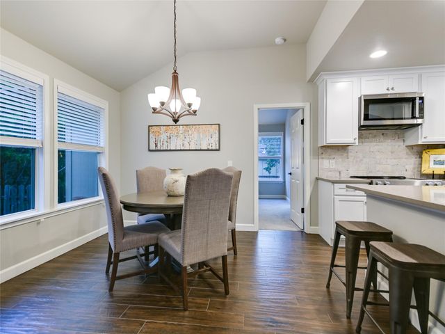 5 Sunset CIR, Wimberley, TX 78676