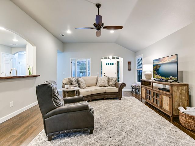 5 Sunset CIR, Wimberley, TX 78676