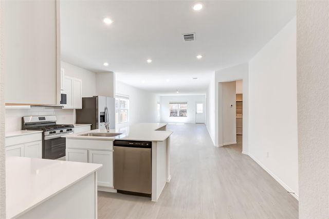 163 Cibolo Creek LOOP, Bastrop, TX 78602