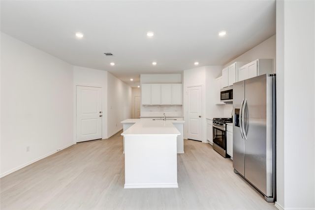 163 Cibolo Creek LOOP, Bastrop, TX 78602