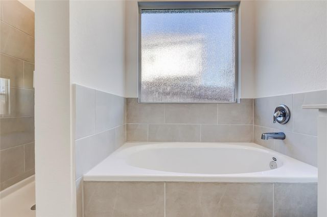 163 Cibolo Creek LOOP, Bastrop, TX 78602