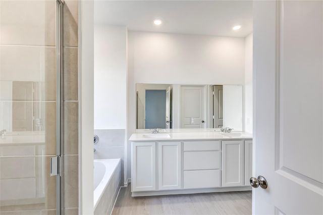 163 Cibolo Creek LOOP, Bastrop, TX 78602