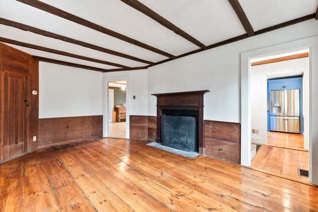 49 Exeter Road, North Hampton, NH 03862