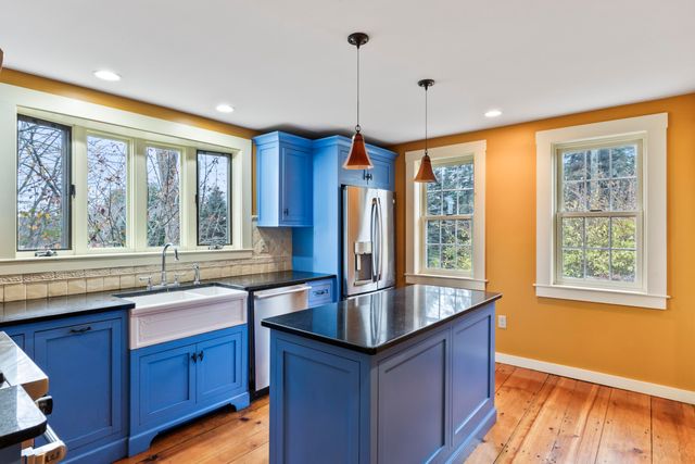 49 Exeter Road, North Hampton, NH 03862