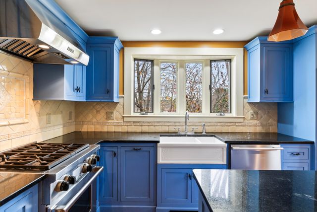 49 Exeter Road, North Hampton, NH 03862