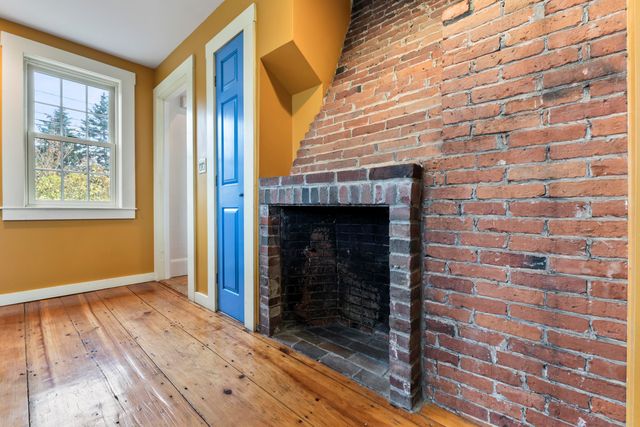 49 Exeter Road, North Hampton, NH 03862