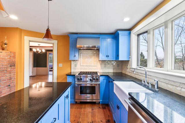 49 Exeter Road, North Hampton, NH 03862