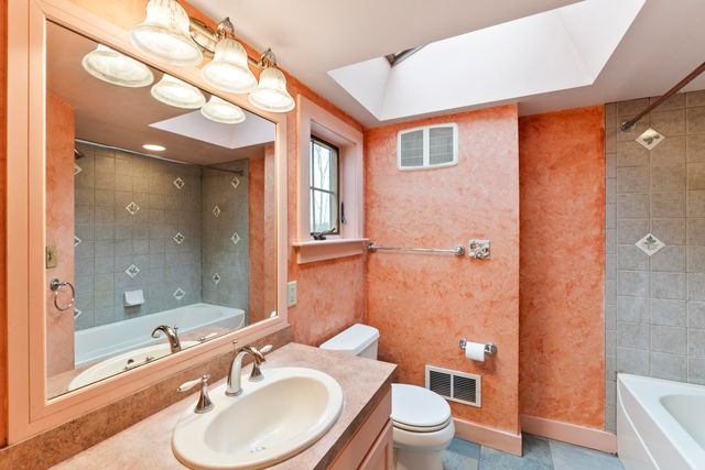 49 Exeter Road, North Hampton, NH 03862