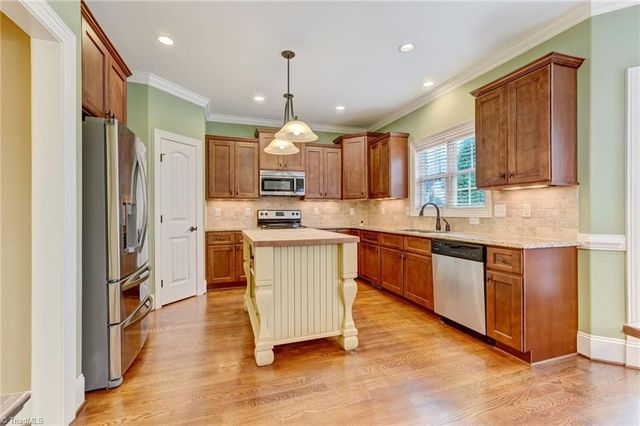 8925 Grove Park Drive, Oak Ridge, NC 27310