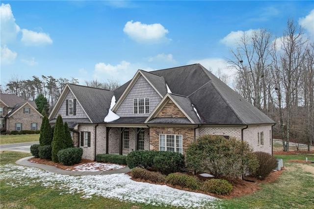 8925 Grove Park Drive, Oak Ridge, NC 27310